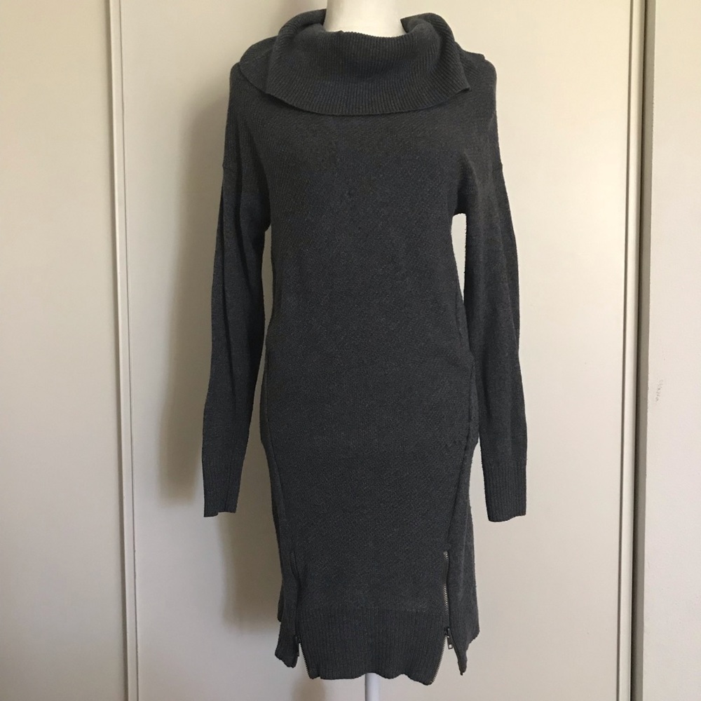 Sweater Dress w/Zipper Details